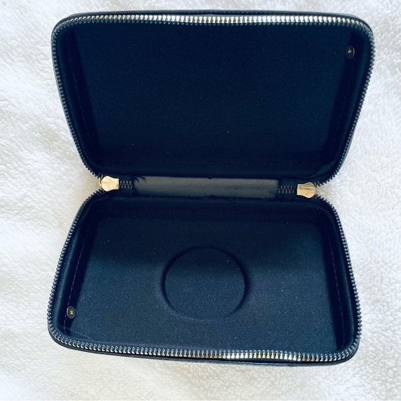 NWT Minnie Mouse Crossbody Zippered Purse Wristlet - Picture 4 of 7